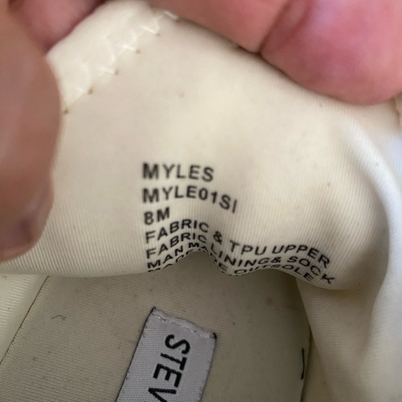 Steve Madden Myle NY 90 Iridescent Blue Multicolor Sneakers, Size 8 Medium - Picture 11 of 11